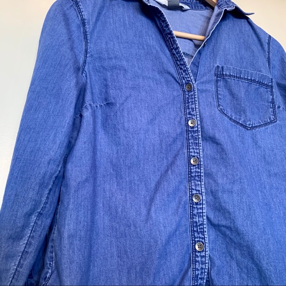 CLOSING SALE! 
Old Navy | Demin Button Up Top - Picture 1 of 4